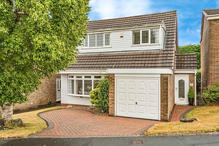 3 Bedroom Detached House For Sale In Hoylake Drive, Tividale, Oldbury, B69
