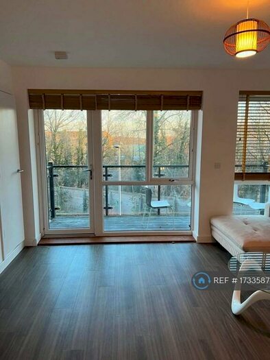 2 Bedroom Flat To Rent In Thistle House, Romford, RM3