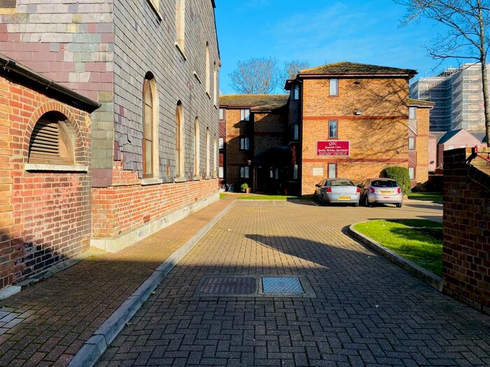 2 Bedroom Flat To Rent In Skinner Street, Poole BH15