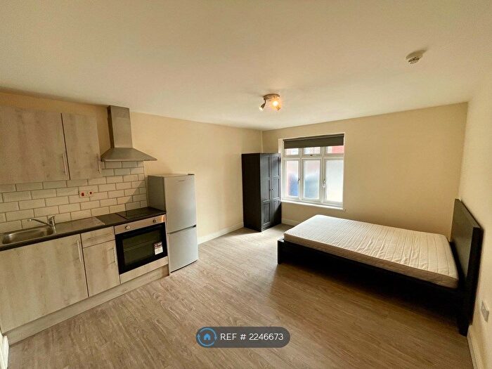 Studio To Rent In Costons Lane, UB6