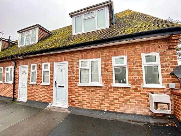 2 Bedroom Apartment To Rent In Bradmore Green, Brookmans Park, AL9