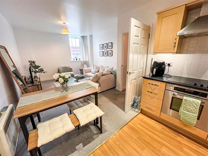 1 Bedroom Apartment For Sale In Ushers Court, Trowbridge, BA14