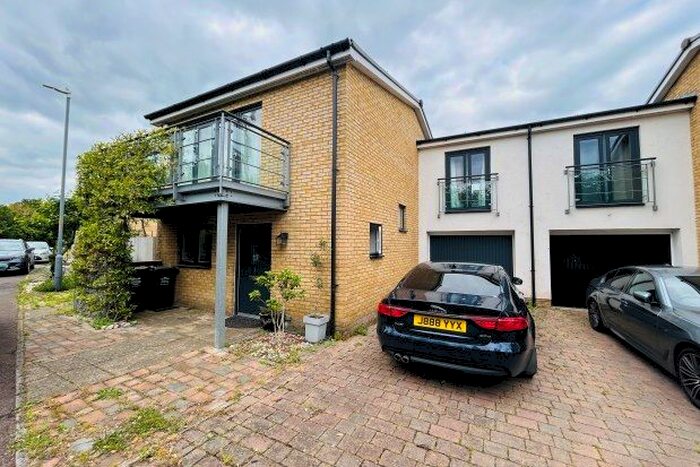 3 Bedroom Property To Rent In Fieldfare Lane, Greenhithe, DA9