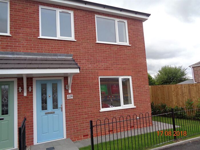 3 Bedroom Semi-Detached House To Rent In Thelwall Lane, Latchford, Warrington, WA4