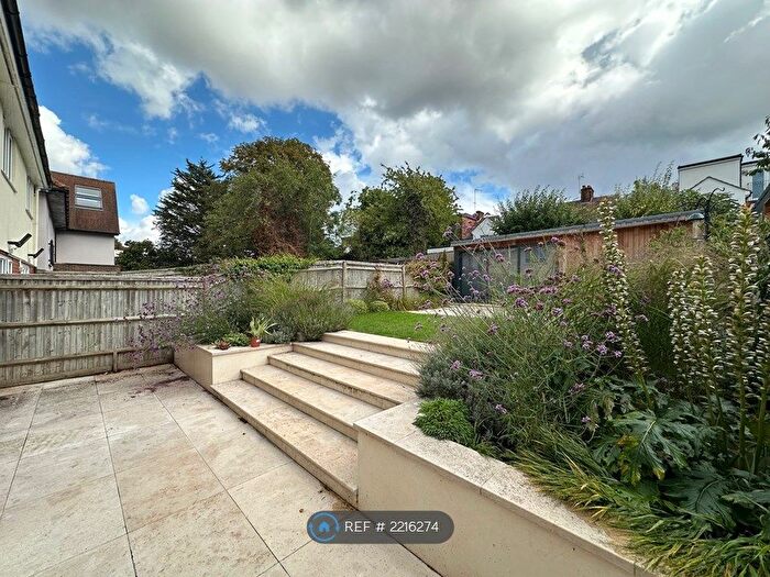 6 Bedroom Semi-Detached House To Rent In Sinclair Grove, London, NW11