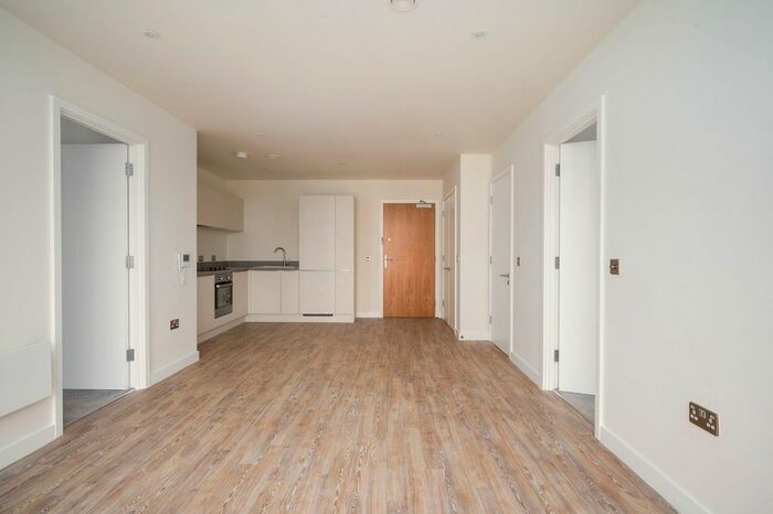 2 Bedroom Flat To Rent In Apartment, The Kell, Gillingham Gate Road, Chatham Docks, Gillingham, ME4