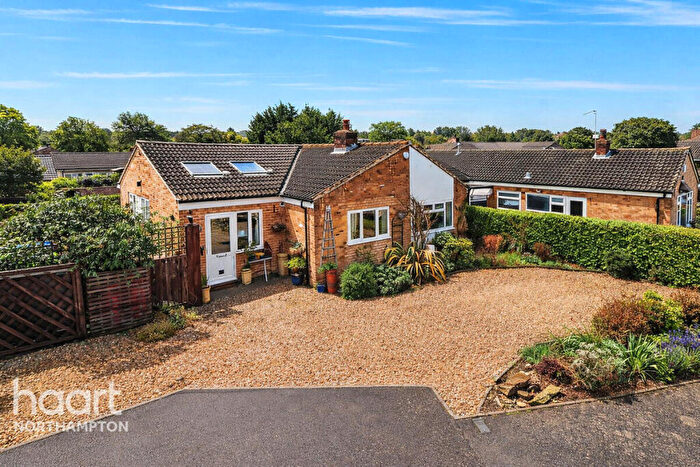 3 Bedroom Detached Bungalow For Sale In Leys Road, Towcester, NN12