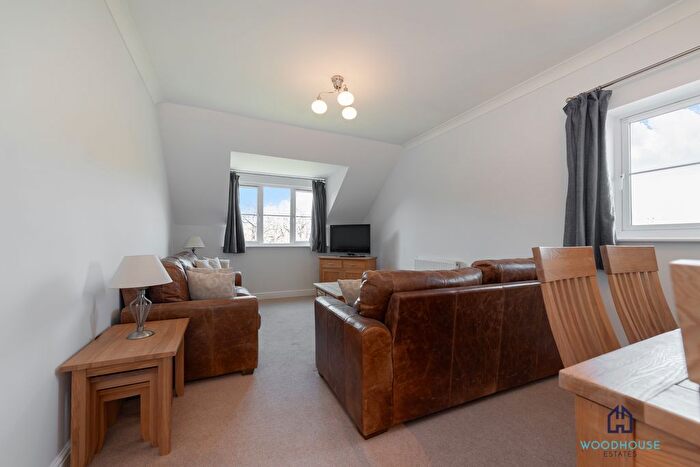 2 Bedroom Flat To Rent In Gilbert White Close, Perivale, UB6