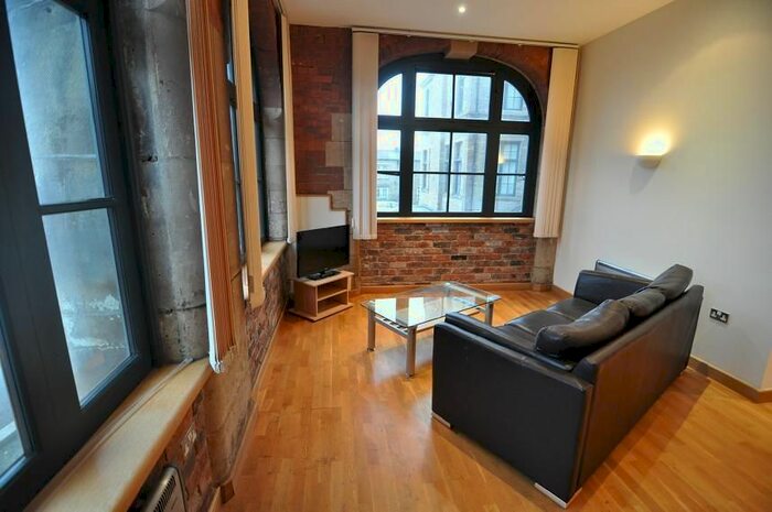 2 Bedroom Flat To Rent In Byron Street, Bradford, BD3