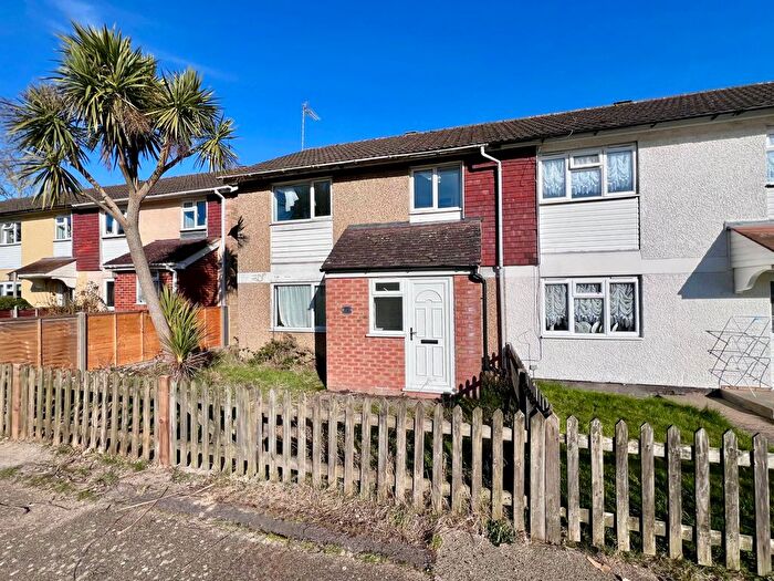 3 Bedroom End Of Terrace House To Rent In Bredgar Close, Ashford, TN23