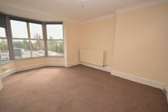 2 Bedroom Flat To Rent In High Street, Lymington, Hampshire, SO41