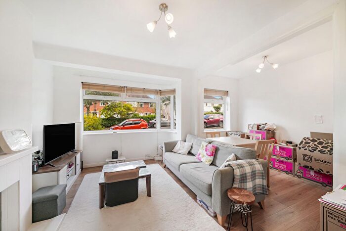 2 Bedroom Maisonette To Rent In Cavendish Avenue, West Ealing, W13