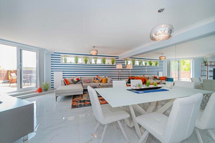 2 Bedroom Flat To Rent In Blazer Court, NW8