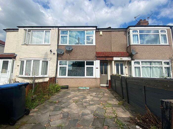 3 Bedroom Terraced House To Rent In Albany Park Avenue, Enfield, EN3