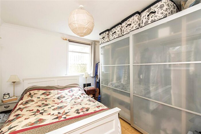 2 Bedroom Apartment To Rent In Dulwich Road, London, SE24