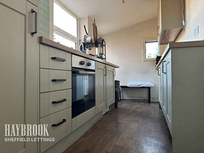 3 Bedroom Semi Detached House To Rent In Littlemoor Lane, Doncaster, DN4