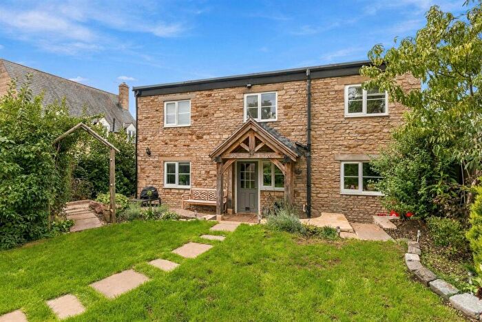 3 Bedroom Detached House For Sale In Kirby Road, Gretton, Corby, Northamptonshire, NN17
