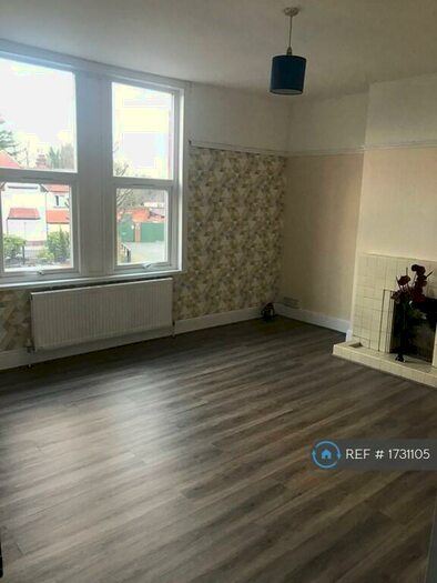 2 Bedroom Flat To Rent In Bearwood, Smethwick, B66