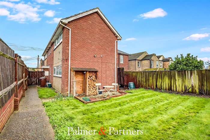 2 Bedroom Maisonette For Sale In Main Road, Broomfield, Chelmsford, Essex, CM1