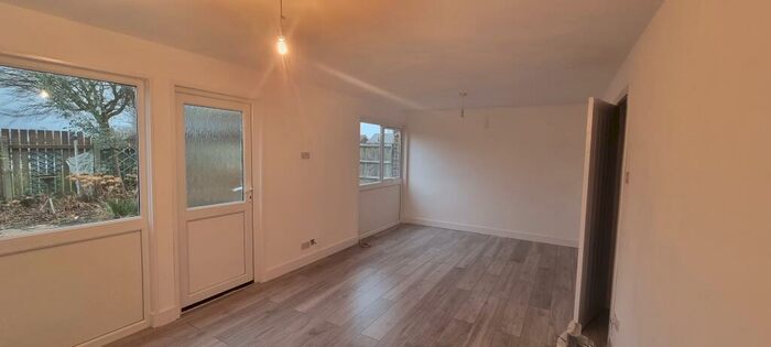 3 Bedroom Terraced House To Rent In Chelburn Close, SK2