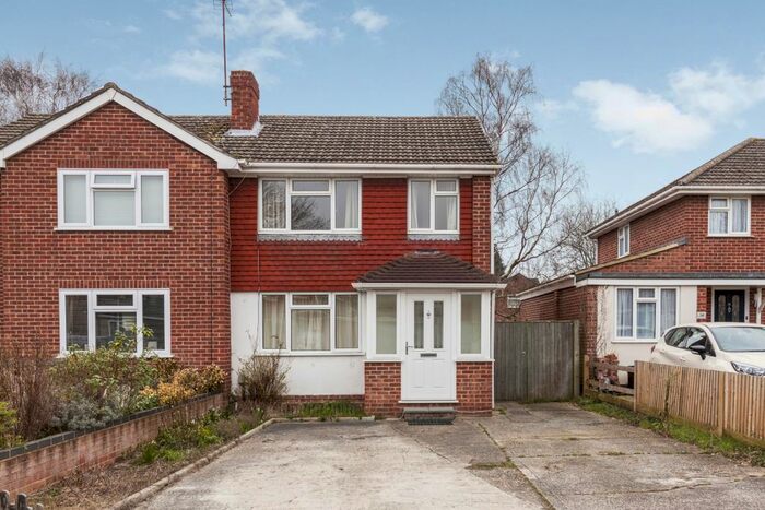 3 Bedroom Semi-Detached House To Rent In Quentin Road, Woodley, Reading, RG5