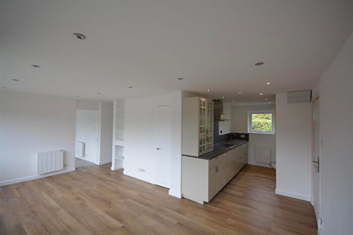 2 Bedroom Apartment To Rent In Balquhain Close, Ashtead, Surrey, KT21