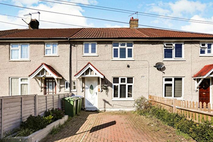 3 Bedroom Terraced House To Rent In Newhaven Gardens London, SE9