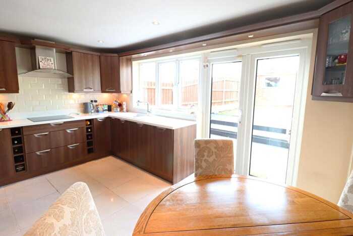 3 Bedroom Terraced House For Sale In Blackmore Walk, Rayleigh, SS6