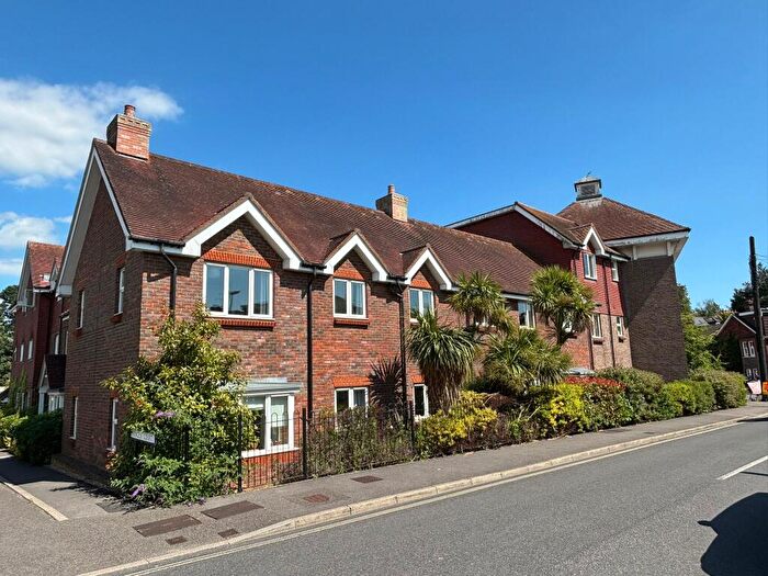 2 Bedroom Flat To Rent In Gordon Road, Haywards Heath, RH16