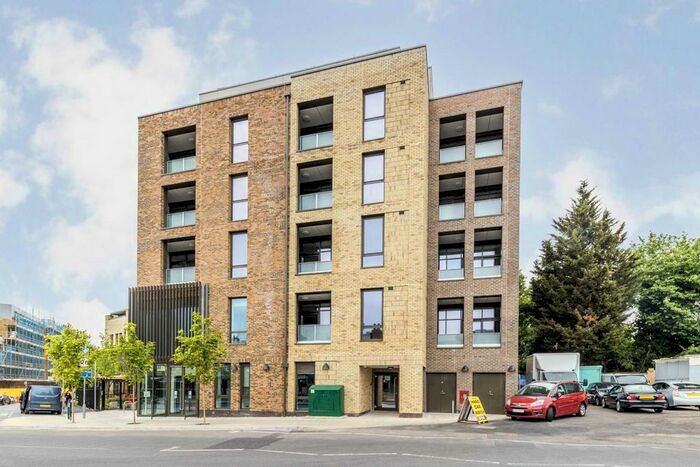 2 Bedroom Flat To Rent In Coombe Road, Norbiton, Kingston Upon Thames, KT2