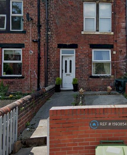 1 Bedroom Flat To Rent In Rear Armley Ridge Road, Leeds, LS12