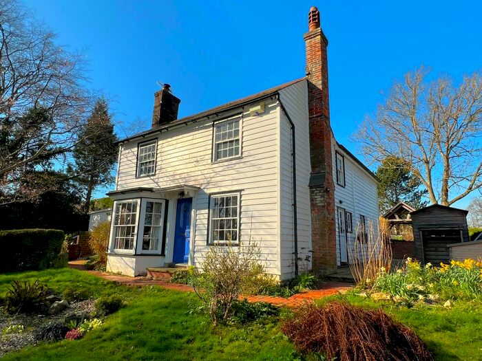 4 Bedroom Cottage For Sale In Peasmarsh Road, Beckley, TN31