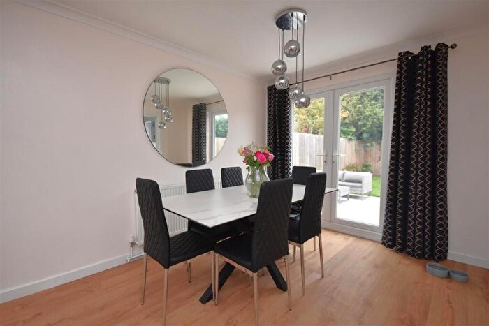 3 Bedroom Semi-Detached House For Sale In Warwick Close, Neston, CH64