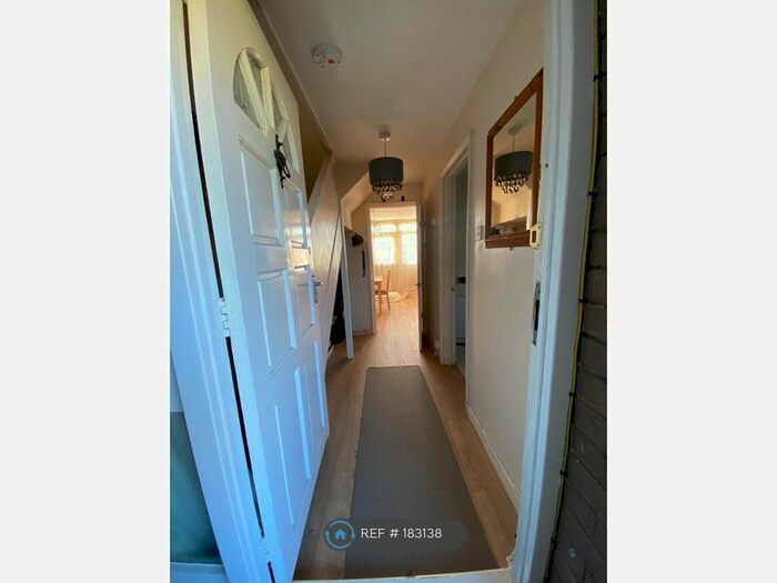 3 Bedroom Flat To Rent In Wimpson Lane, Southampton, SO16