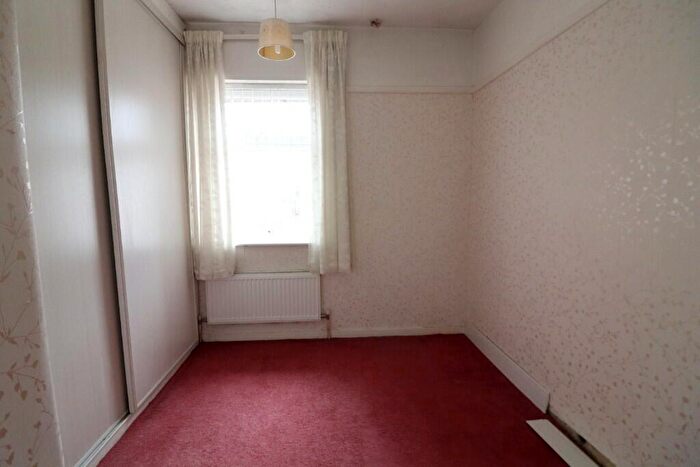 3 Bedroom End Of Terrace House For Sale In Eaton Valley Road, Luton, Bedfordshire, LU2