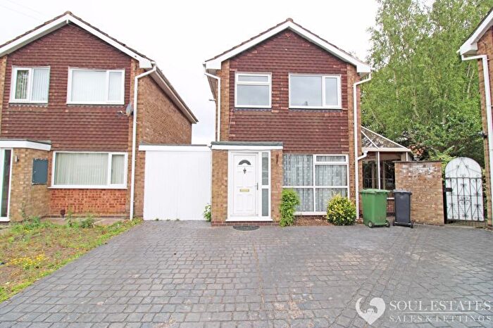3 Bedroom Semi-Detached House To Rent In Broadmeadows Close, Willenhall, WV12