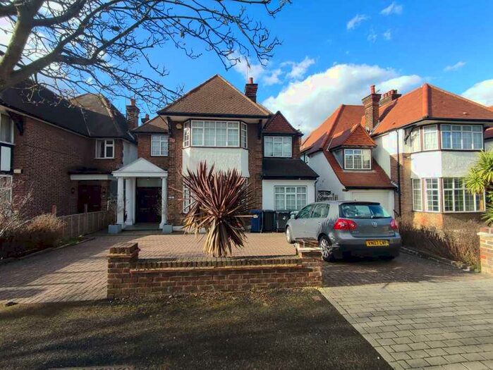 5 Bedroom Detached House To Rent In Armitage Road, London, NW11