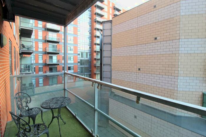 2 Bedroom Apartment To Rent In West Point, Wellington Street, LS1