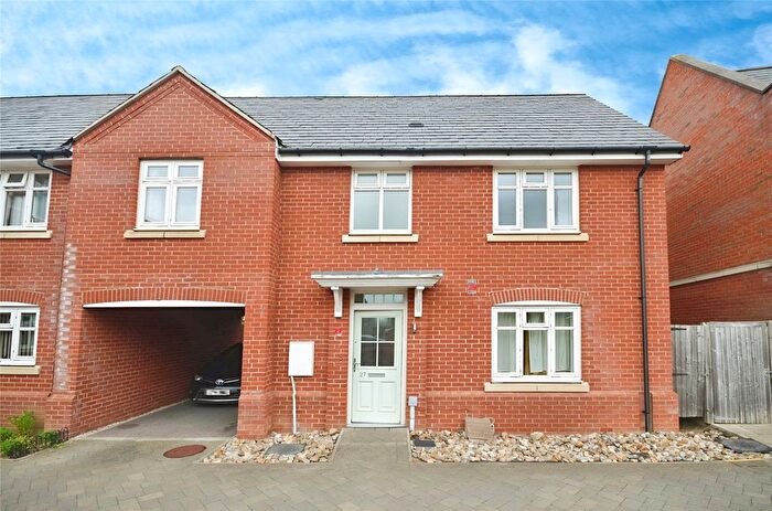 4 Bedroom Link Detached House To Rent In Mary Munnion Quarter, Chelmsford, Essex, CM2