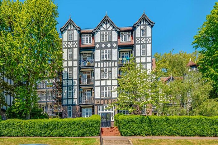 1 Bedroom Flat For Sale In Oakeshott Avenue, Highgate, N6