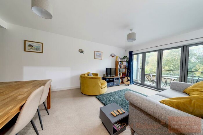 2 Bedroom Apartment To Rent In Fairway Court, Gateshead, NE8