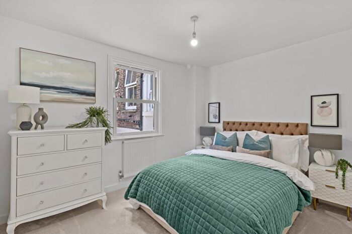 2 Bedroom Flat For Sale In Boltro Road, Haywards Heath, RH16