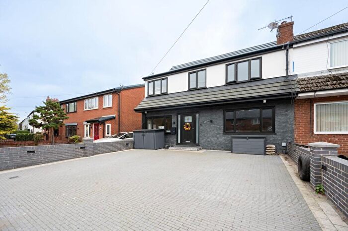 4 Bedroom Semi-Detached House For Sale In Smithy Lane, Scarisbrick, L40