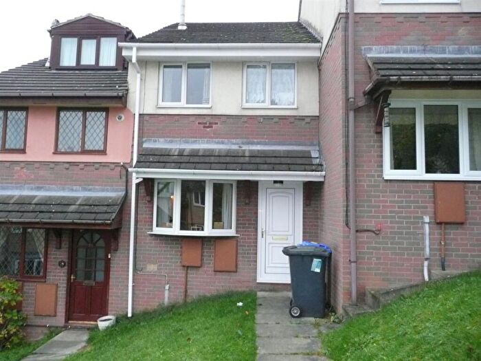 3 Bedroom Terraced House To Rent In Paterson Close, Stocksbridge, S36