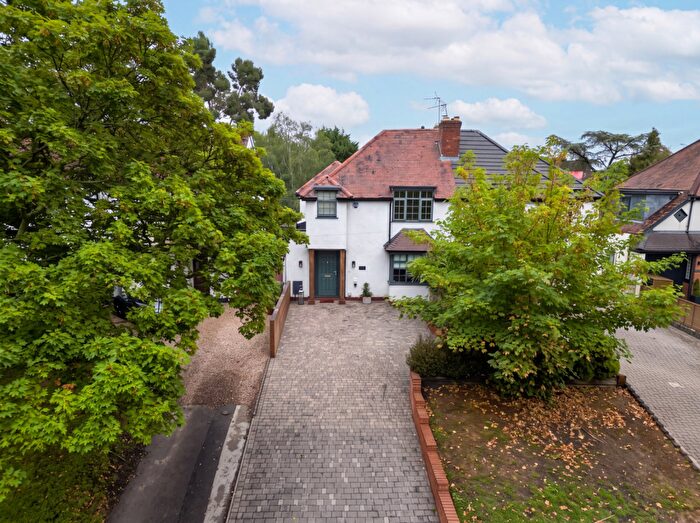 3 Bedroom Semi-Detached House For Sale In Warwick Road, Knowle, Solihull, B93