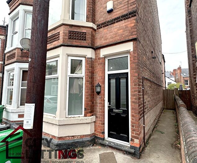 5 Bedroom Terraced House To Rent In Gloucester Avenue, Lenton, NG7