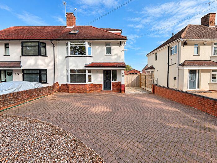 4 Bedroom Semi-Detached House For Sale In Lower Hillmorton Road, Rugby, CV21