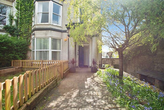 2 Bedroom Flat For Sale In Lonsdale Villas, Plymouth, PL4