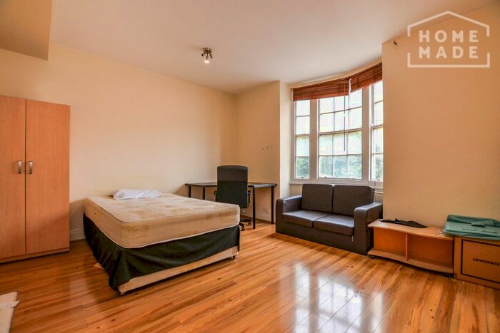 3 Bedroom Flat To Rent In Peters Court, Bayswater, W2