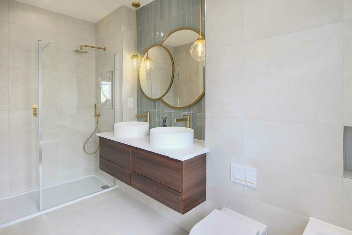 5 Bedroom Town House For Sale In Royal Terrace, Knights Quarter, Winchester, SO22